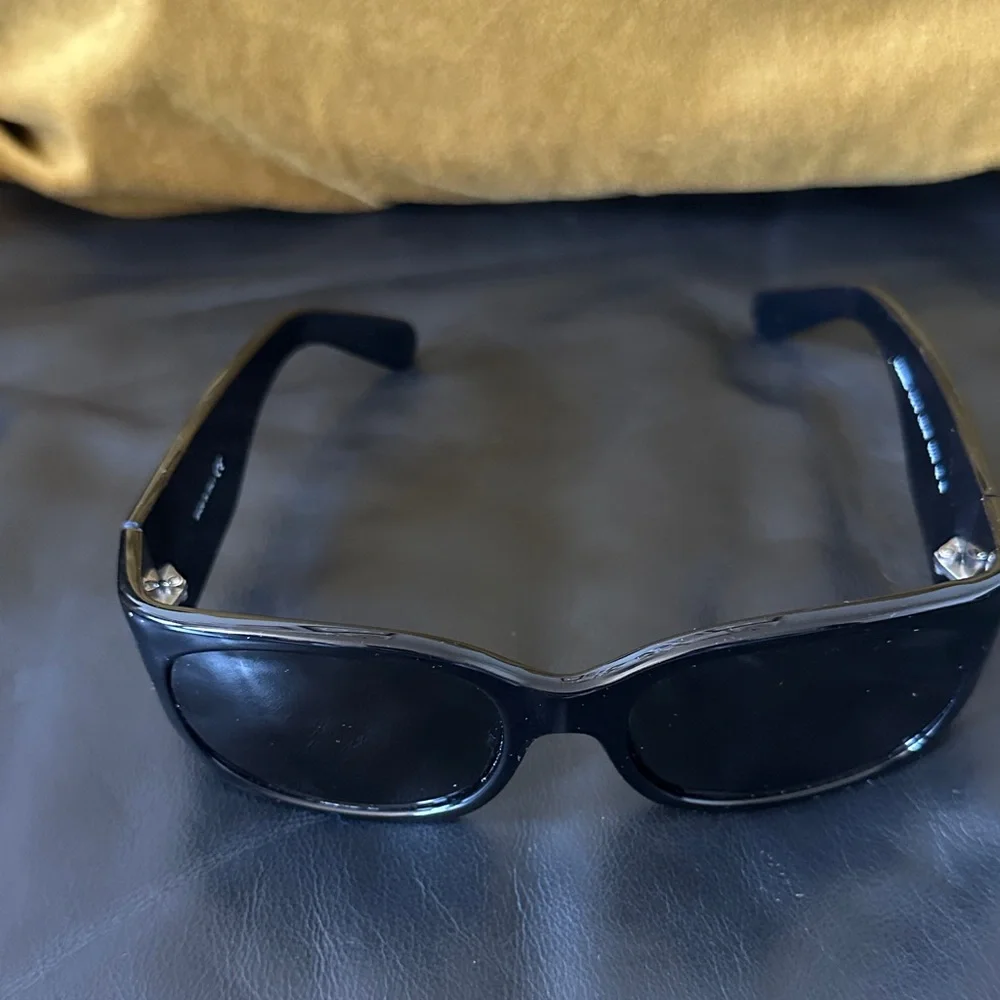 CHANEL Black Crystal-Embellished Sunglasses - Picture 9 of 11